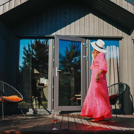 Atputas Komplekss Pazust Priedes - Sunset House Бернати Экстерьер фото